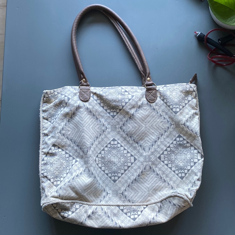 Myra 16x12 purse / bag gray and tan